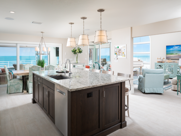 Luxury Beachfront Retreat on Bonita Beach - Unforgettable Family Getaway